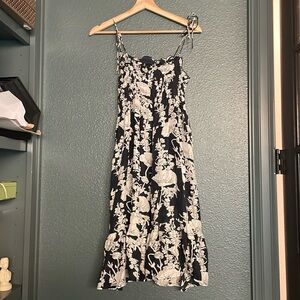 EUC J.Crew 100% silk smocked bodice tie strap navy floral dress size large